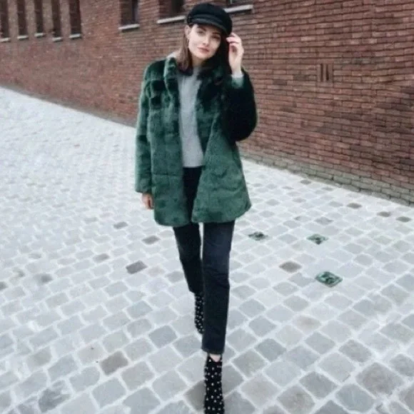 Babaton Fritz Faux Fur Jacket Size M Emerald Green Vegan Chubby Coat Cabincore - Picture 15 of 15